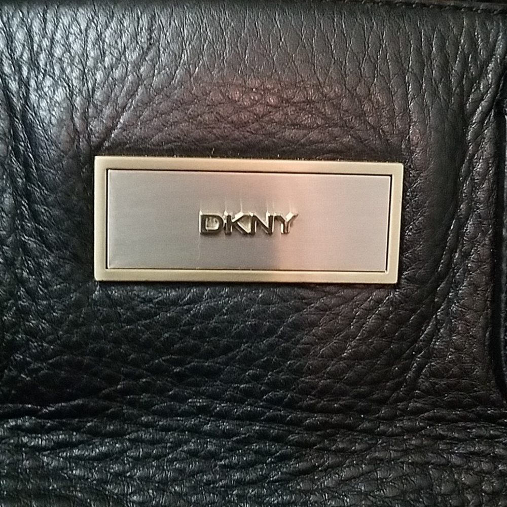 DKNY SMALLER HANDBAG